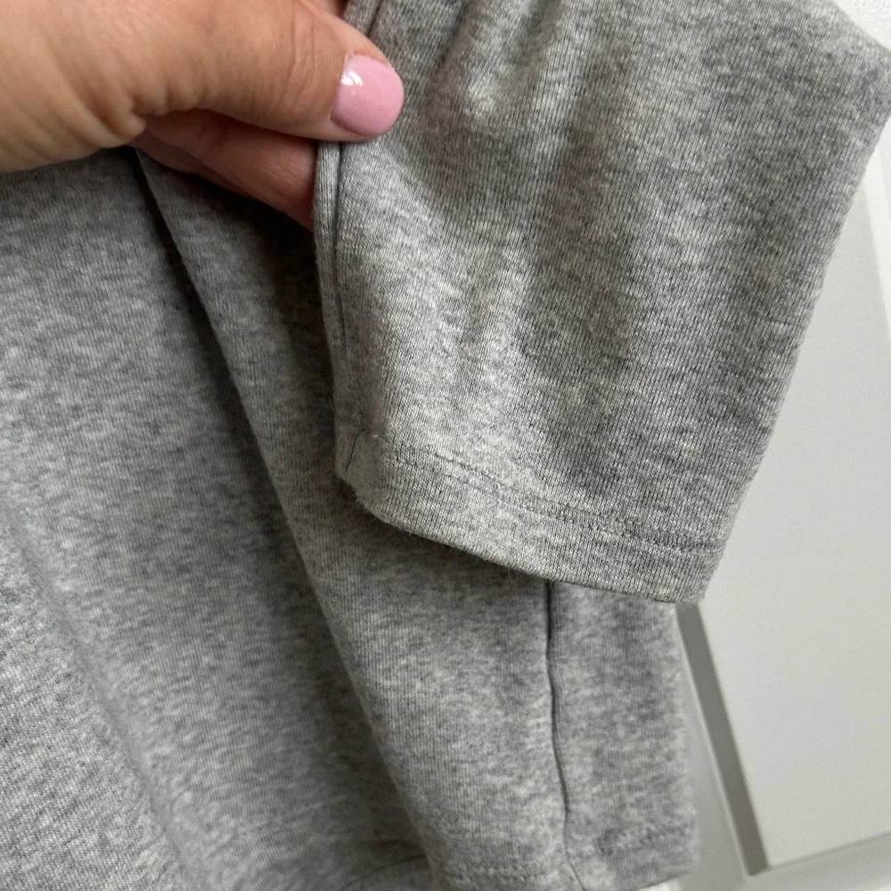 GAP -Bundle: White, Olive, and Gray Long Sleeve Tops - Picture 14 of 16